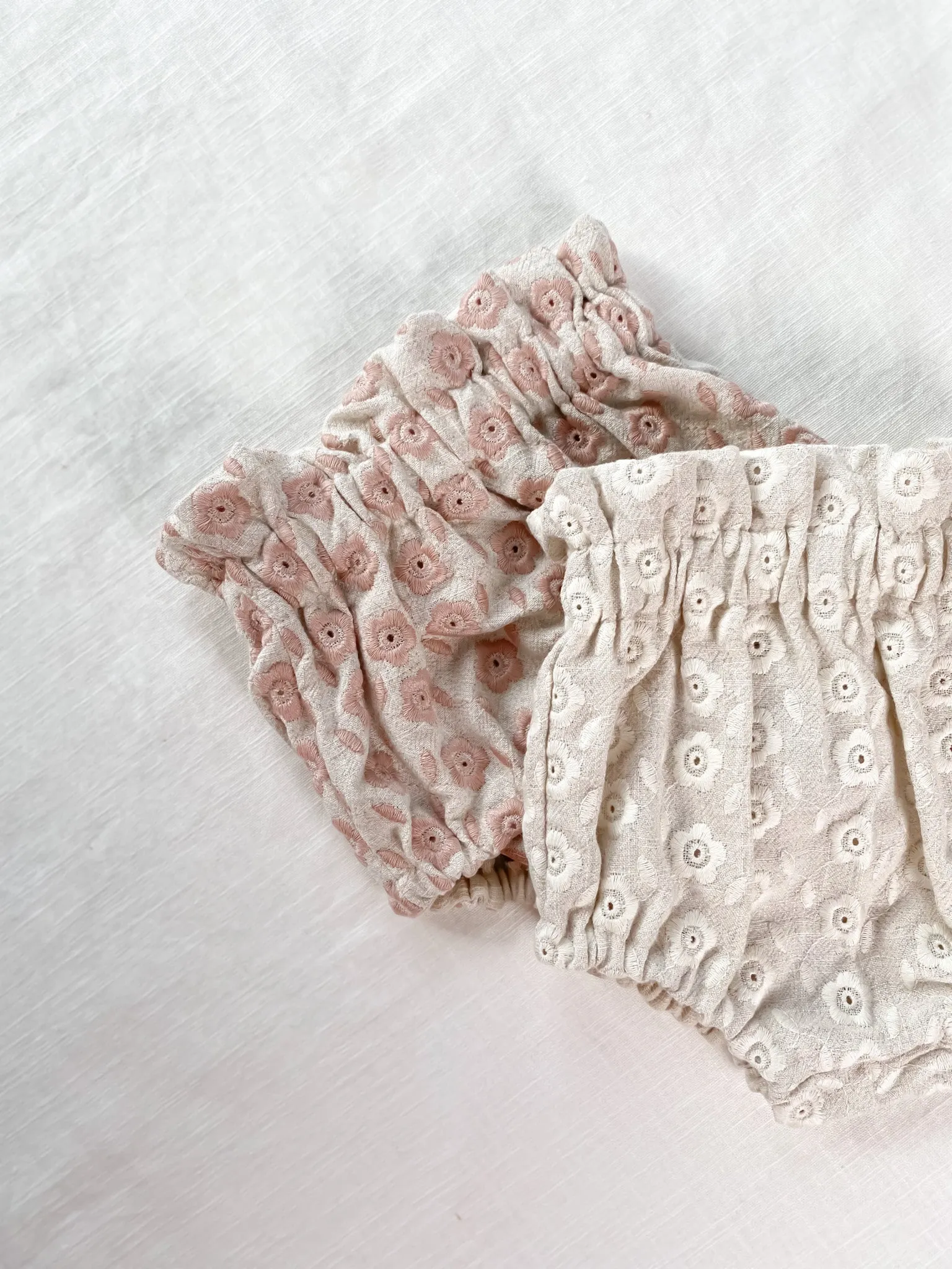 Bloomers / embroidered floral linen - ecru