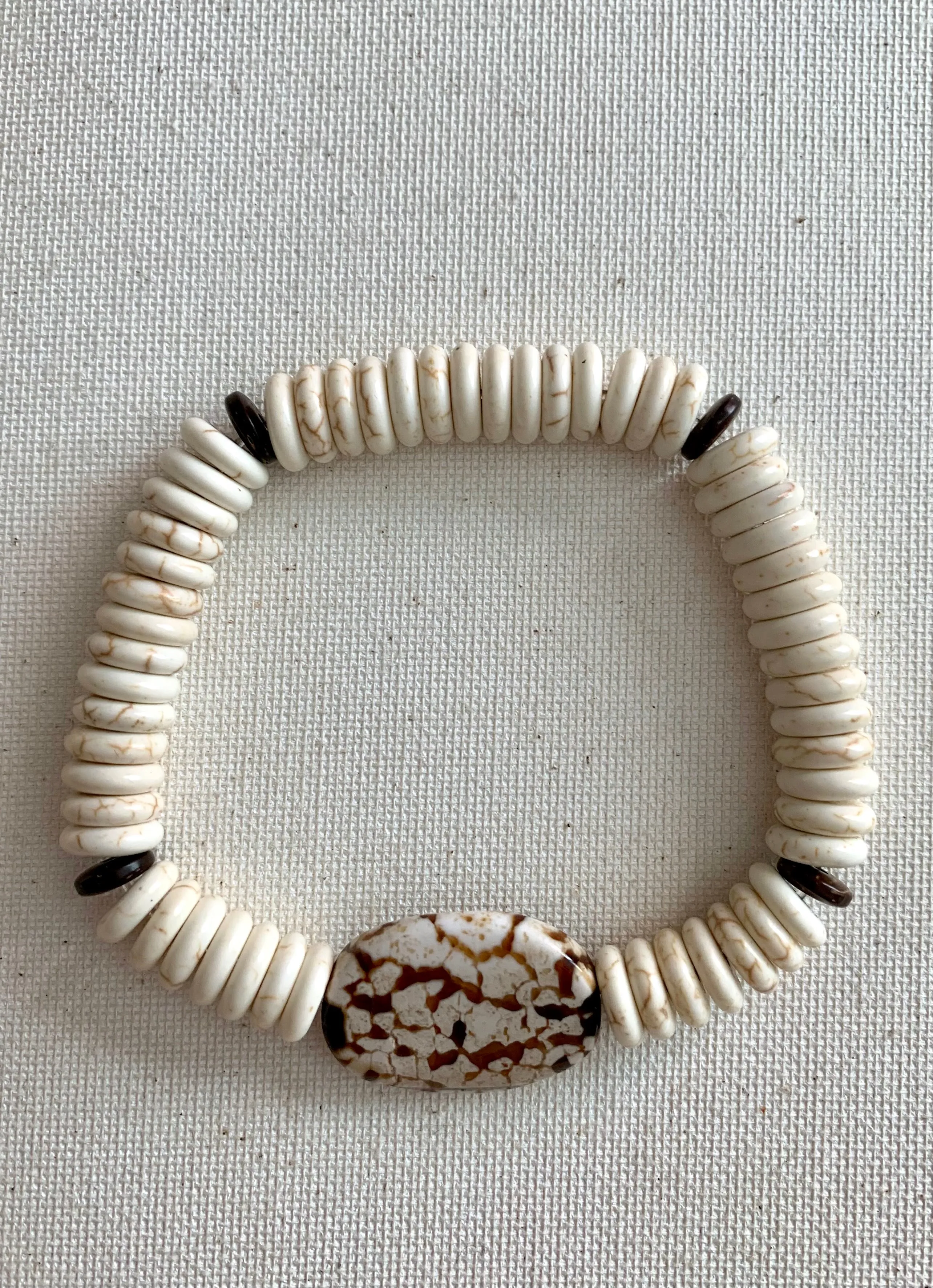 Magnesite and Agate Bracelet